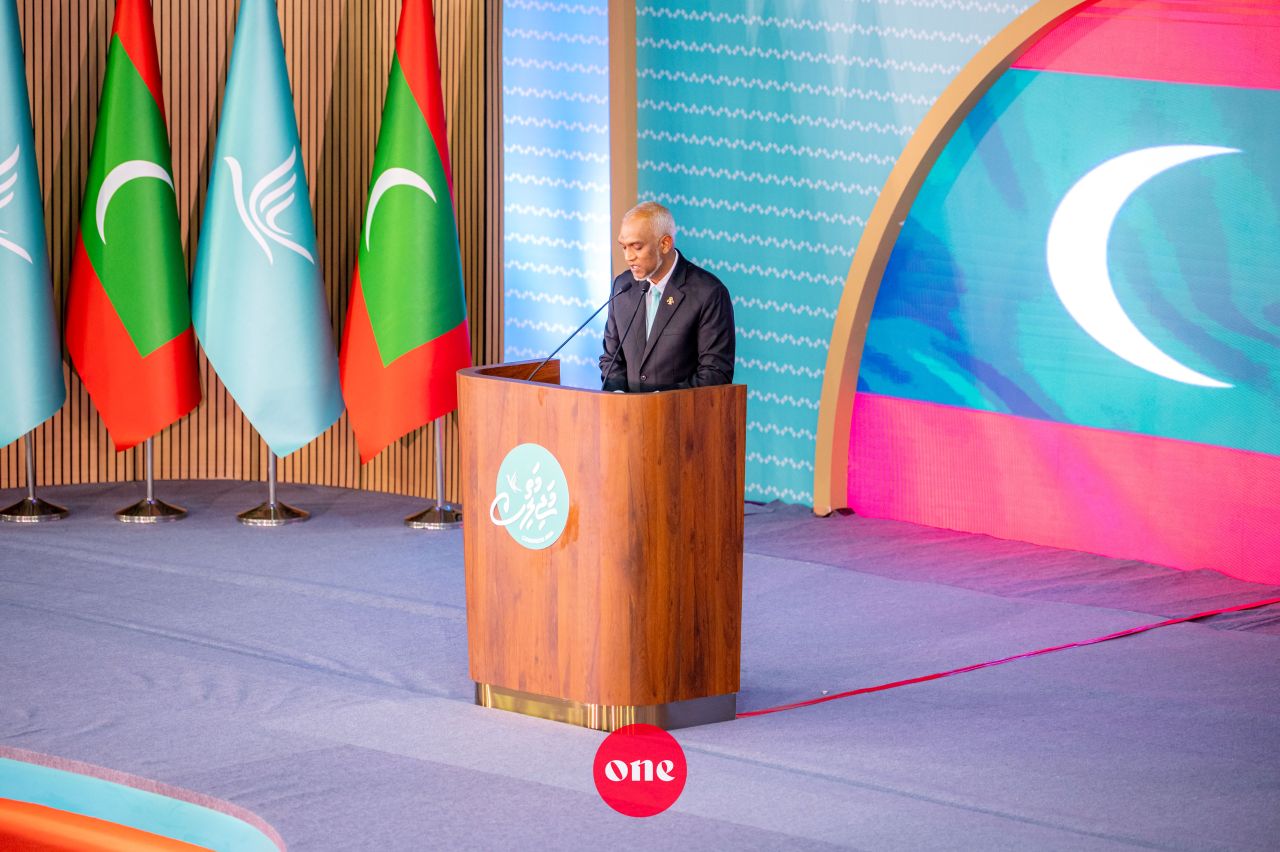 ވަން ފޮޓޯ: ޕީއެންސީގެ މަތީ މަޖިލިސް ރަސްމީކޮށް ފެށުމަށް ސޯޝަލް ސެންޓަރުގައި ބޭއްވި ޖަލްސާ