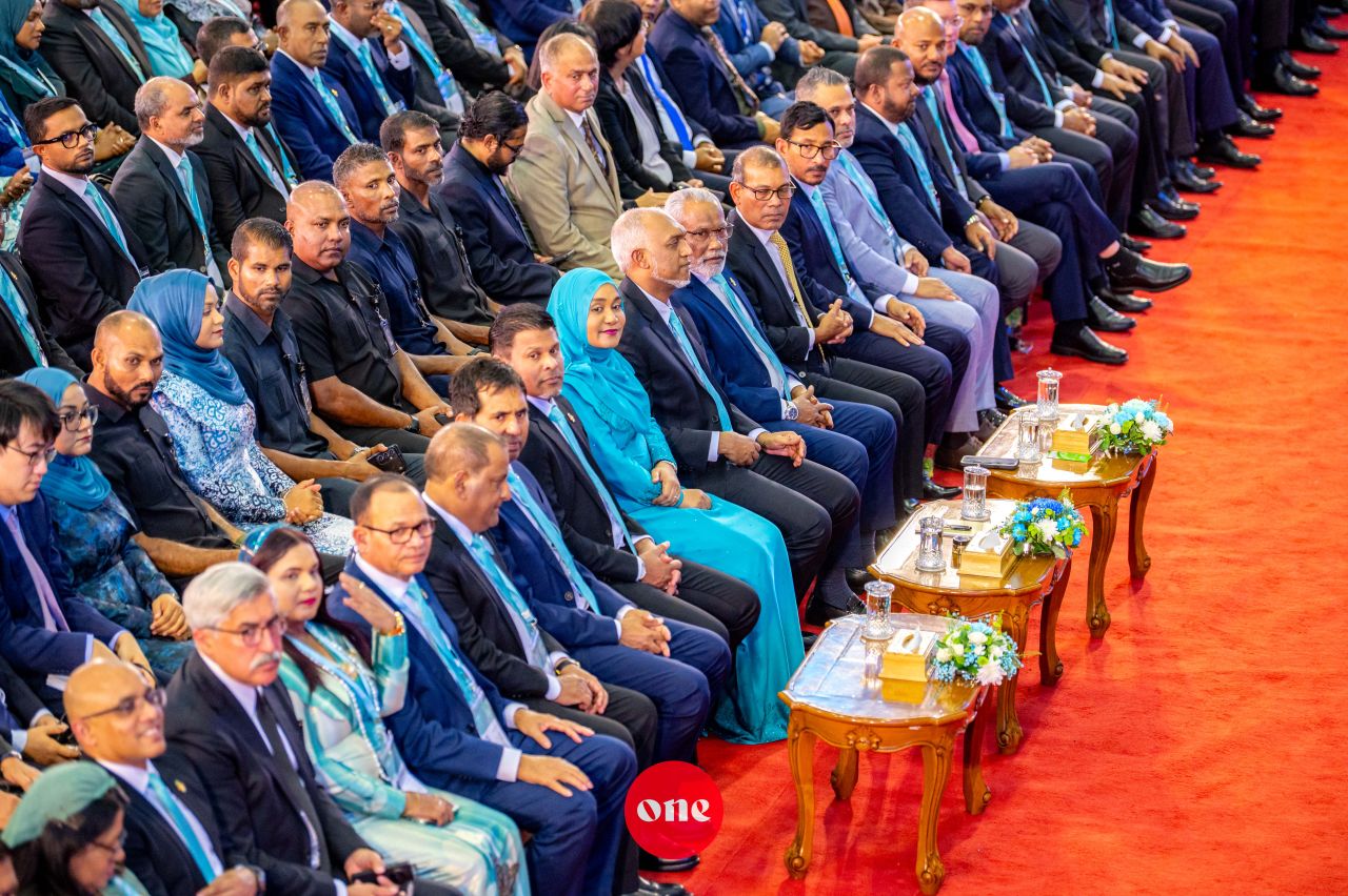 ވަން ފޮޓޯ: ޕީއެންސީގެ މަތީ މަޖިލިސް ރަސްމީކޮށް ފެށުމަށް ސޯޝަލް ސެންޓަރުގައި ބޭއްވި ޖަލްސާ