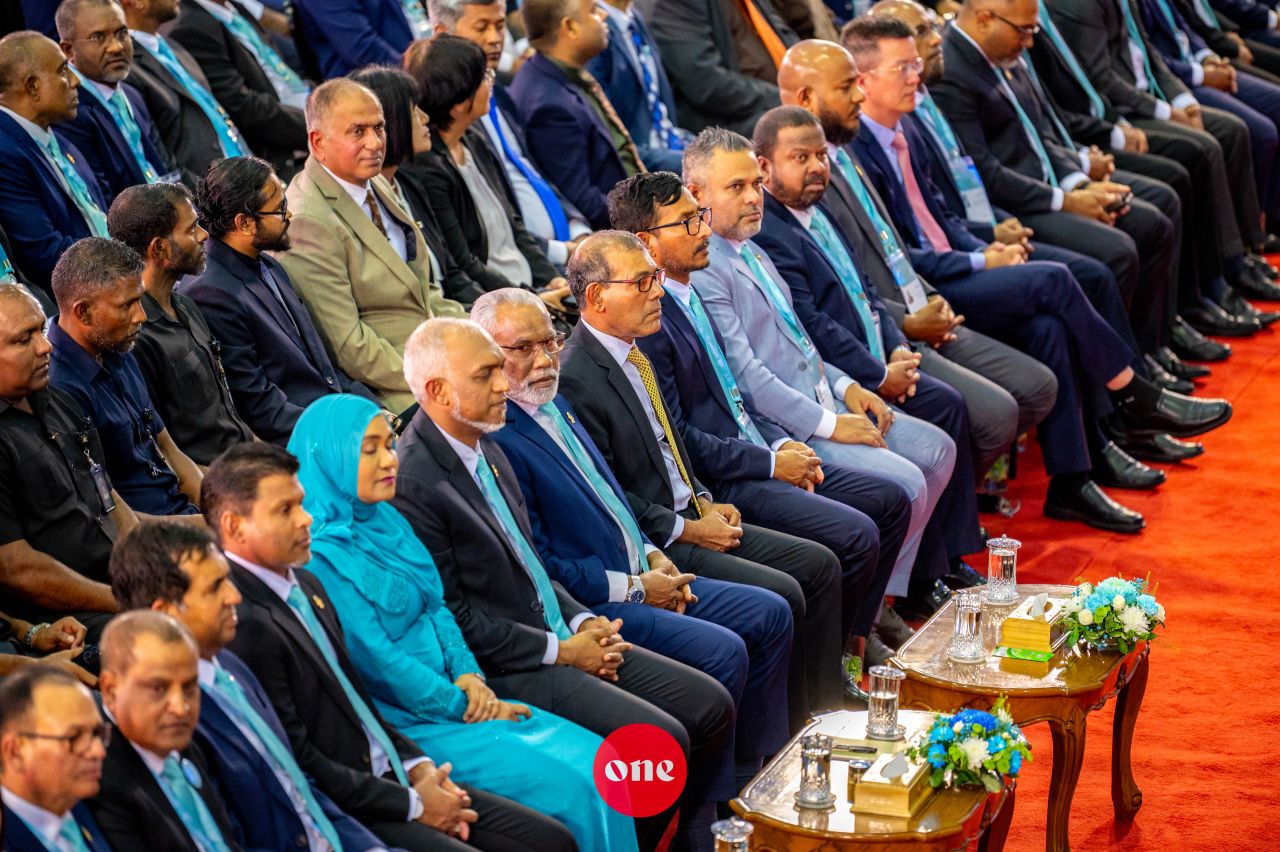 ވަން ފޮޓޯ: ޕީއެންސީގެ މަތީ މަޖިލިސް ރަސްމީކޮށް ފެށުމަށް ސޯޝަލް ސެންޓަރުގައި ބޭއްވި ޖަލްސާ