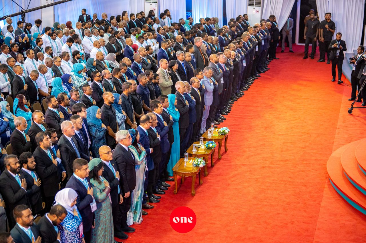 ވަން ފޮޓޯ: ޕީއެންސީގެ މަތީ މަޖިލިސް ރަސްމީކޮށް ފެށުމަށް ސޯޝަލް ސެންޓަރުގައި ބޭއްވި ޖަލްސާ