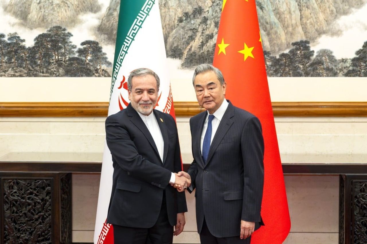 Iran ge khaarijee vazeeru China ah vadaigenfi