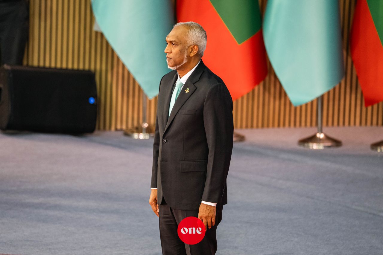 ވަން ފޮޓޯ: ޕީއެންސީގެ އަލަށް އެކުލަވާލެވުނު ގުނަވަންތަކުގެ ބޭފުޅުން މަގާމުގެ ހުވާކުރެއްވުން