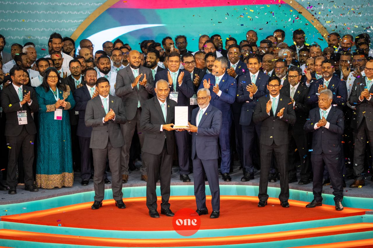 PNC ge riyaasee ticket Raees Muizzu ah aruvaifi