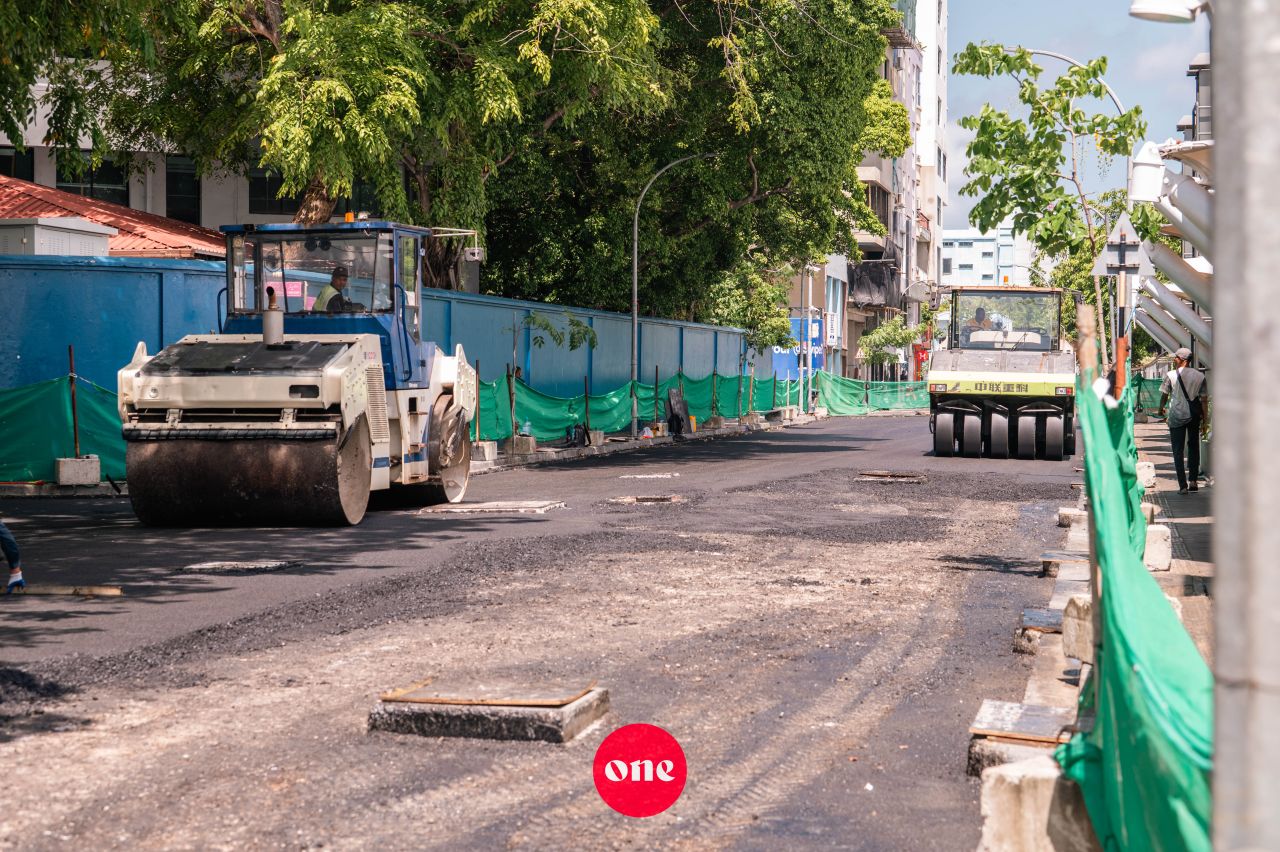 ވަން ފޮޓޯ: އަމީނީ މަގުގެ ފުރަތަމަ ސެގްމަންޓުގައި ތާރުއަޅަން ފެށުން 