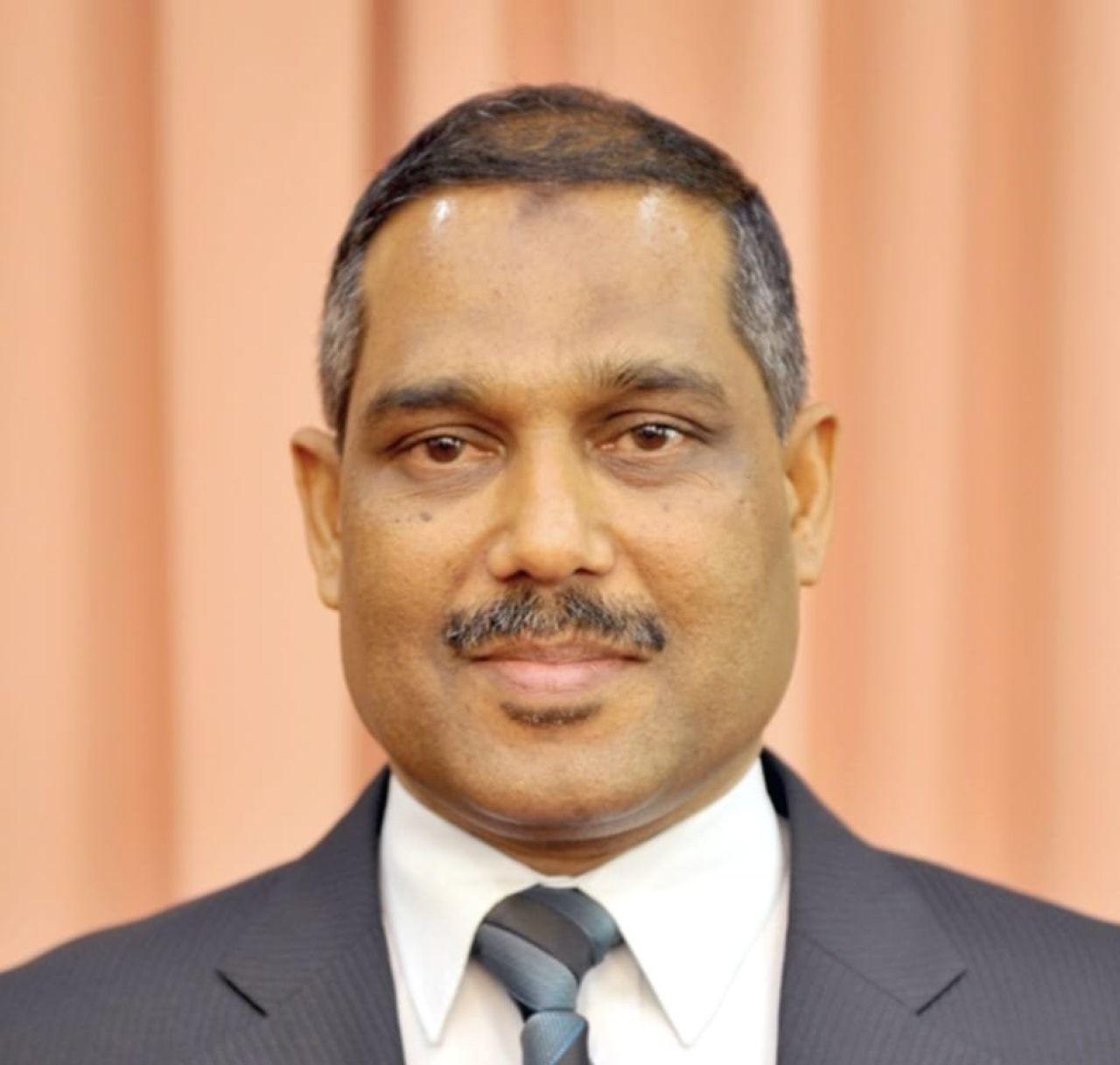 Kureege immigration controller Dr. Mohamed Ali avahaara vejje