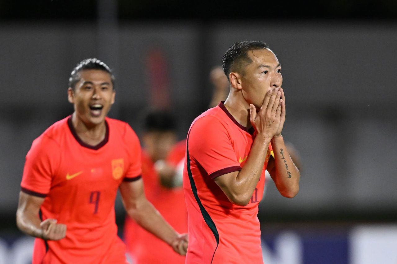 2 vana half gai jehi goal thakun China in Raajje balikoffi 