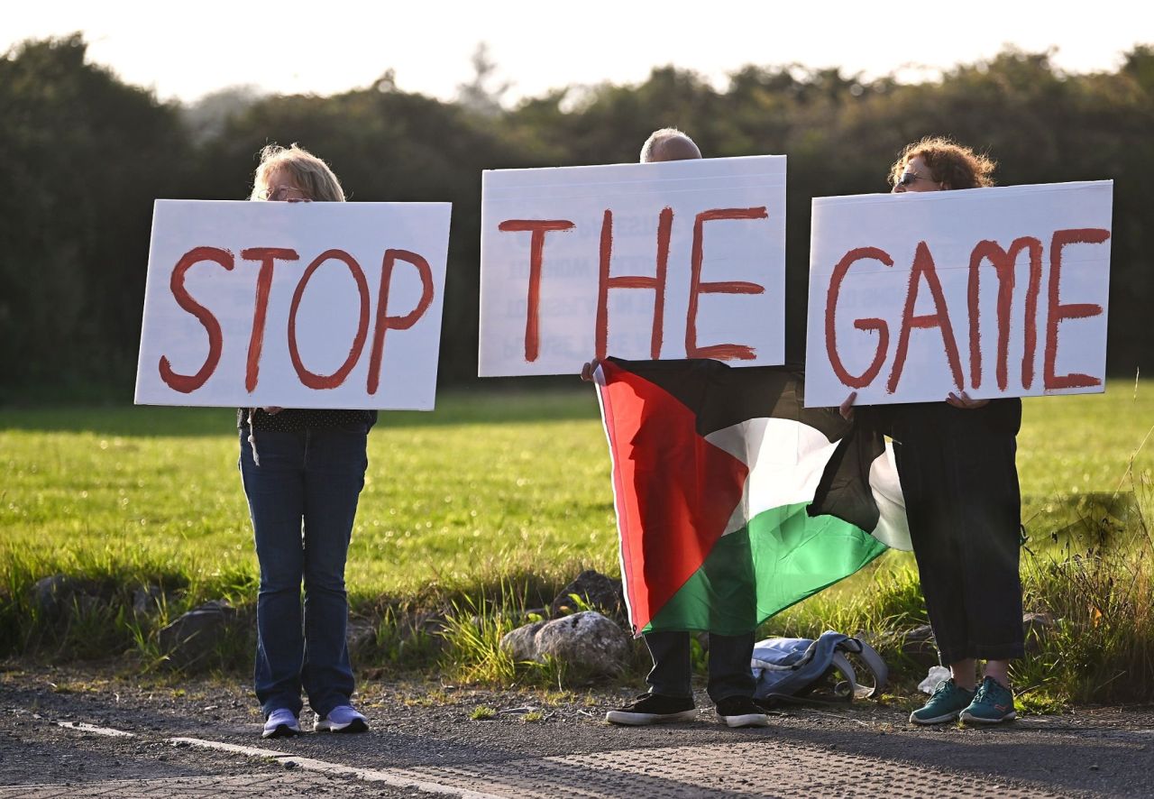Israel aa dhekolhah kulhen Ireland ge kulhutherin beynumeh nuvey 