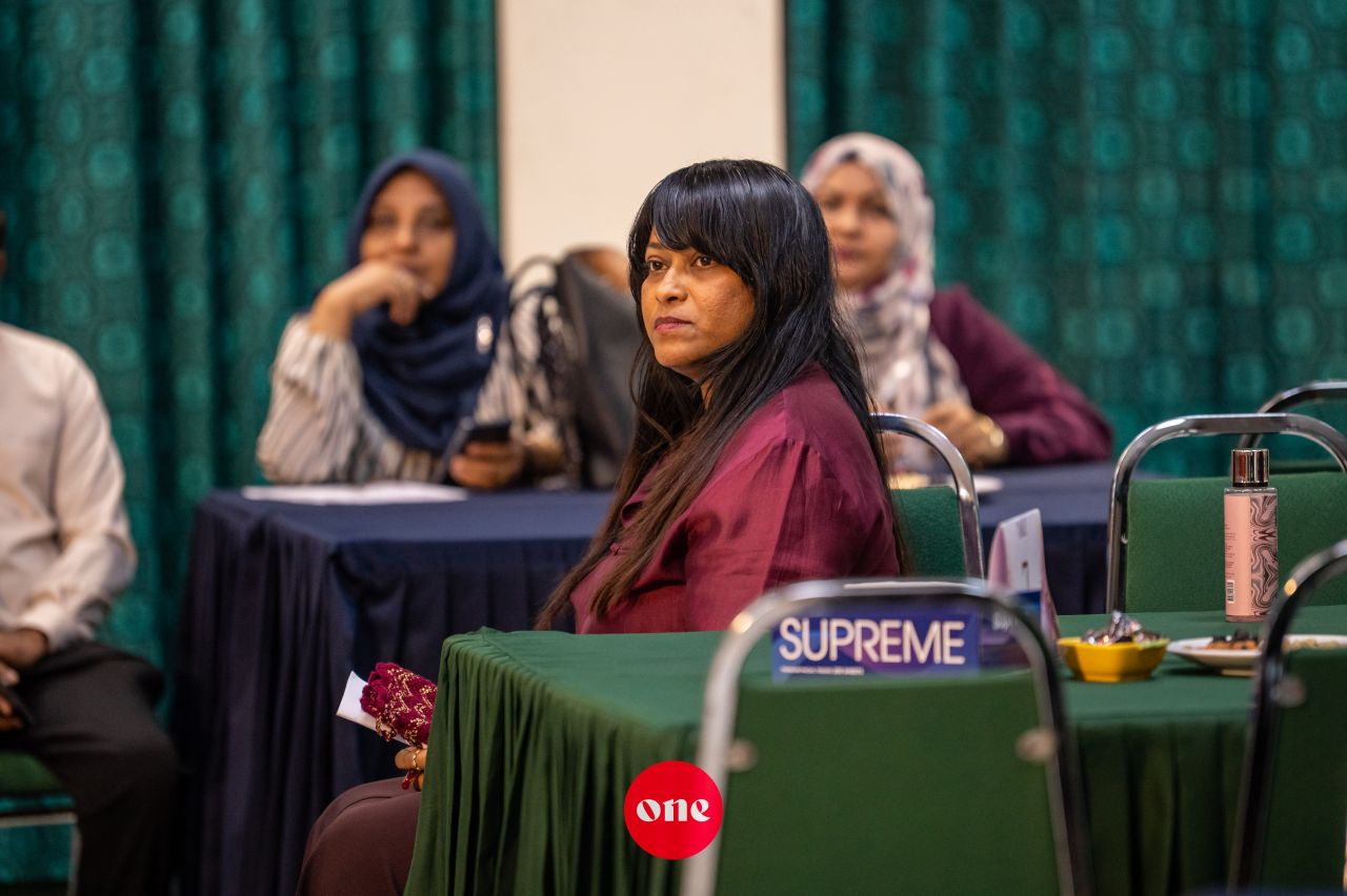 ވަން ފޮޓޯ: އައިޔޫއެމްގެ ޕޯސްޓްގްރެޖުއޭޓް ދިރާސީ މުބާރާތް 