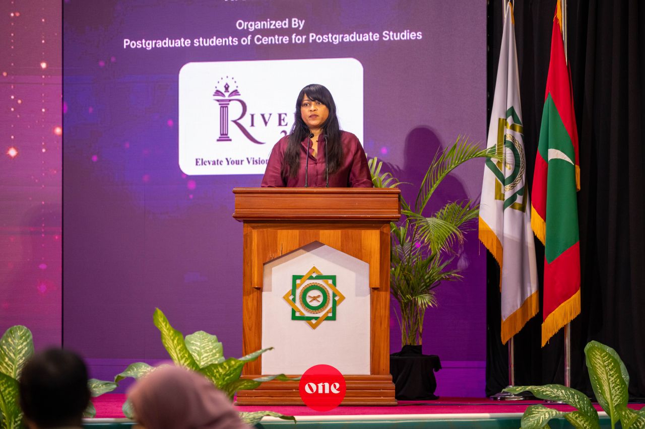 ވަން ފޮޓޯ: އައިޔޫއެމްގެ ޕޯސްޓްގްރެޖުއޭޓް ދިރާސީ މުބާރާތް 