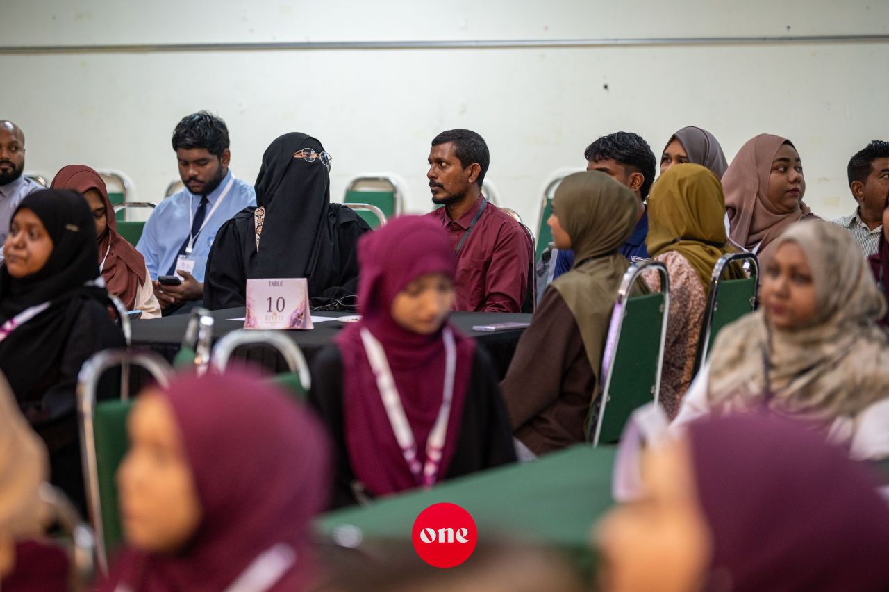 ވަން ފޮޓޯ: އައިޔޫއެމްގެ ޕޯސްޓްގްރެޖުއޭޓް ދިރާސީ މުބާރާތް 