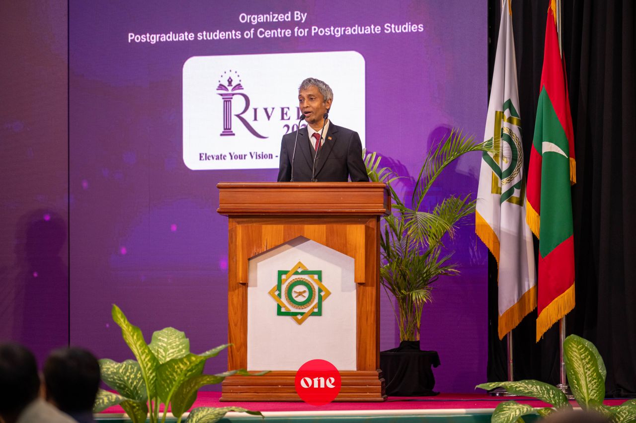 ވަން ފޮޓޯ: އައިޔޫއެމްގެ ޕޯސްޓްގްރެޖުއޭޓް ދިރާސީ މުބާރާތް 