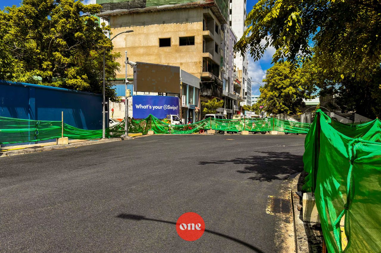 ވަން ފޮޓޯ: އަމީނީ މަގުގެ ފުރަތަމަ ސެގްމަންޓުގައި ތާރުއަޅައި ނިންމާލުން