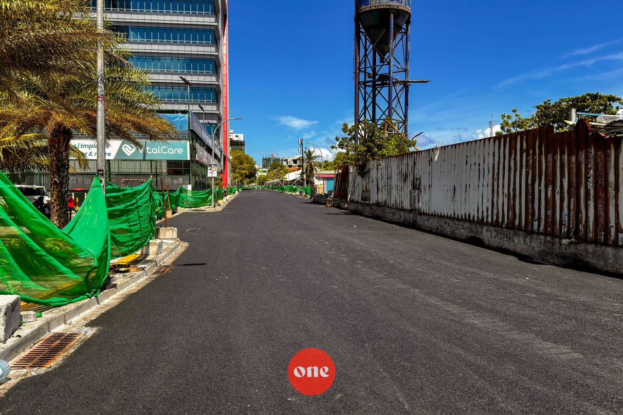 ވަން ފޮޓޯ: އަމީނީ މަގުގެ ފުރަތަމަ ސެގްމަންޓުގައި ތާރުއަޅައި ނިންމާލުން