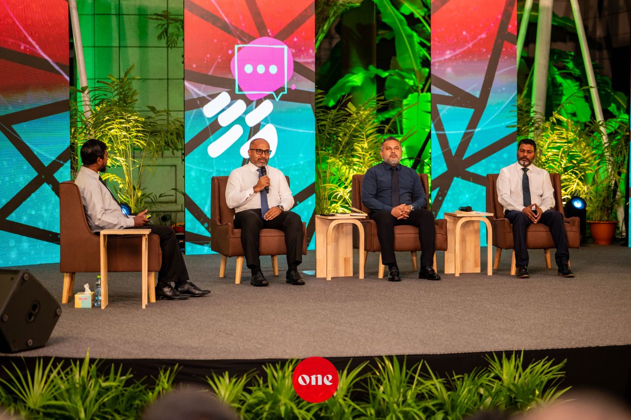 ވަން ފޮޓޯ: 