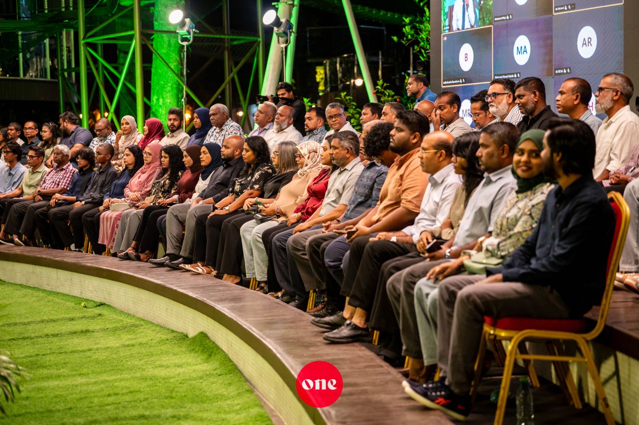 ވަން ފޮޓޯ: 