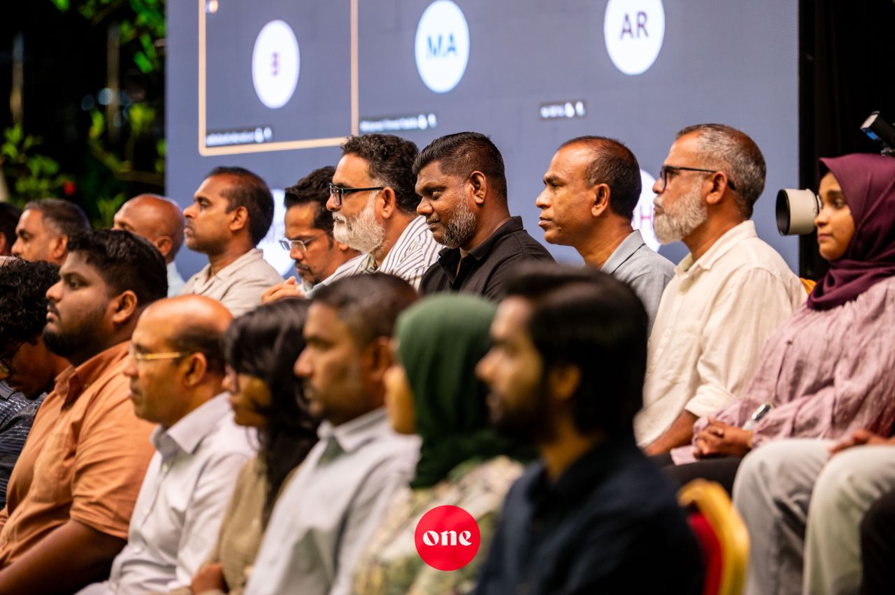 ވަން ފޮޓޯ: 
