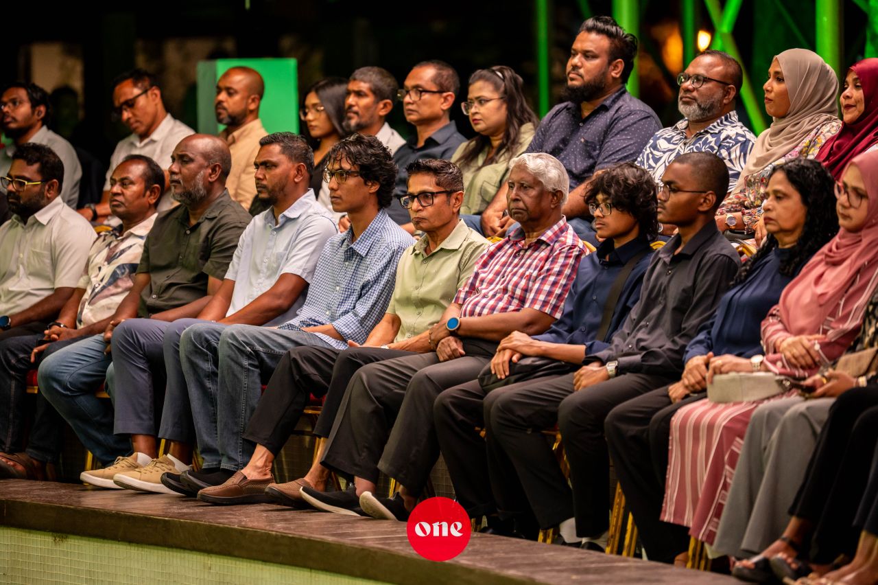 ވަން ފޮޓޯ: 