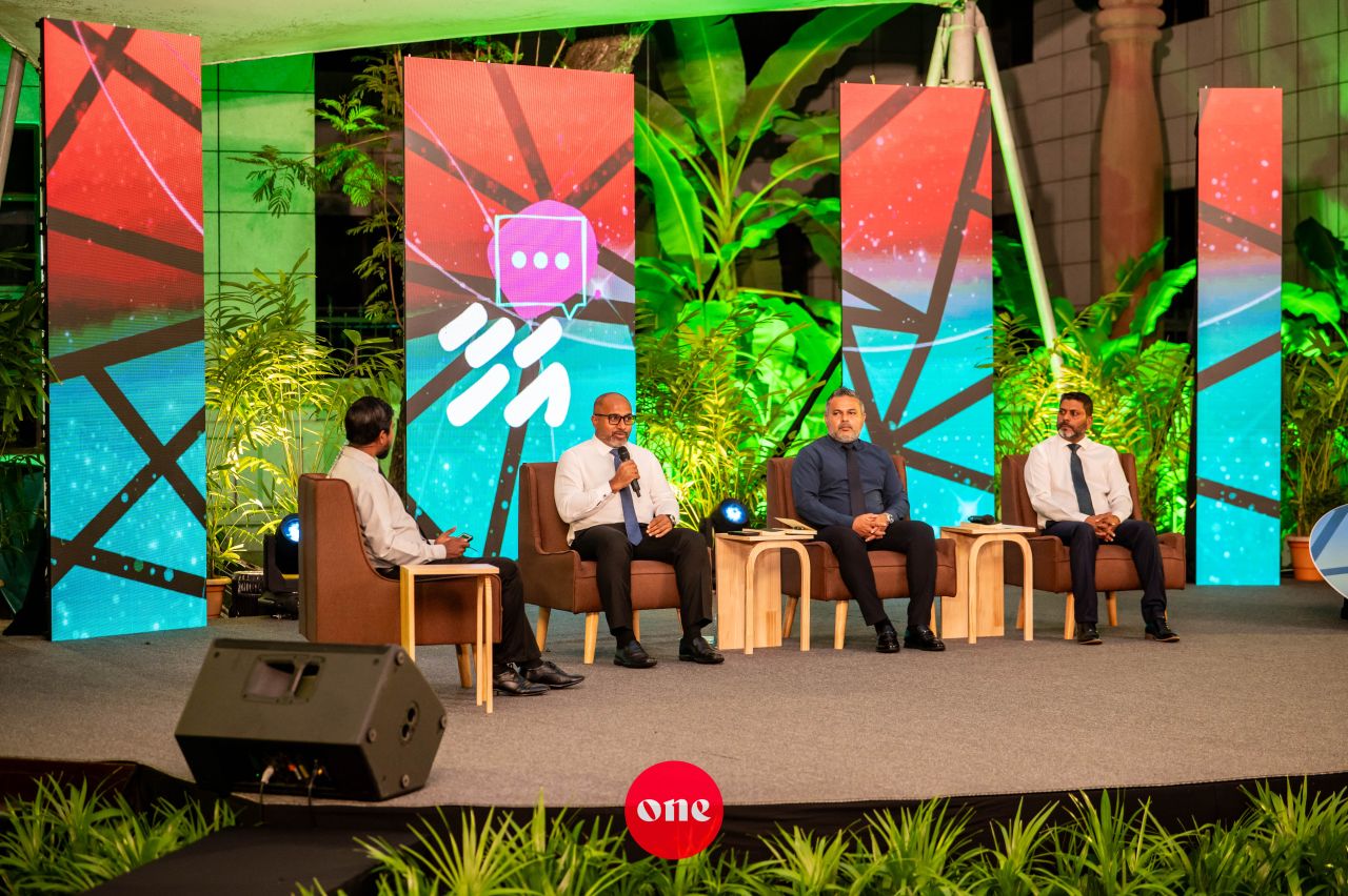 ވަން ފޮޓޯ: 