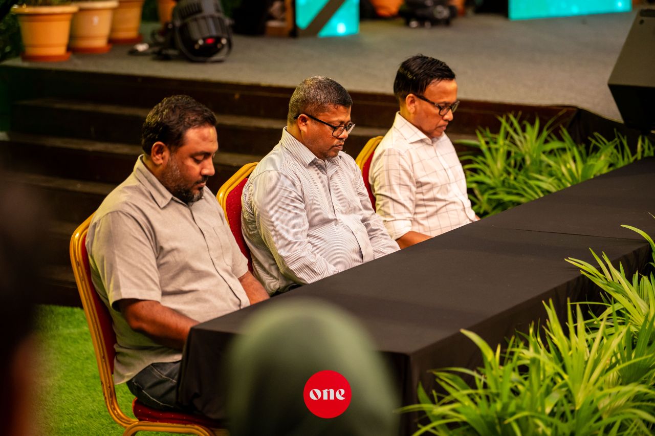 ވަން ފޮޓޯ: 