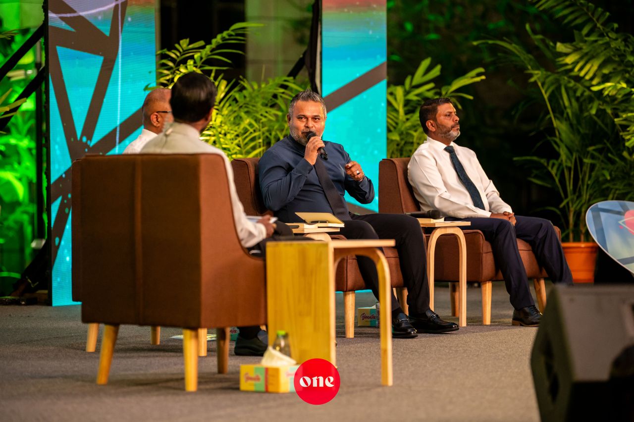 ވަން ފޮޓޯ: 