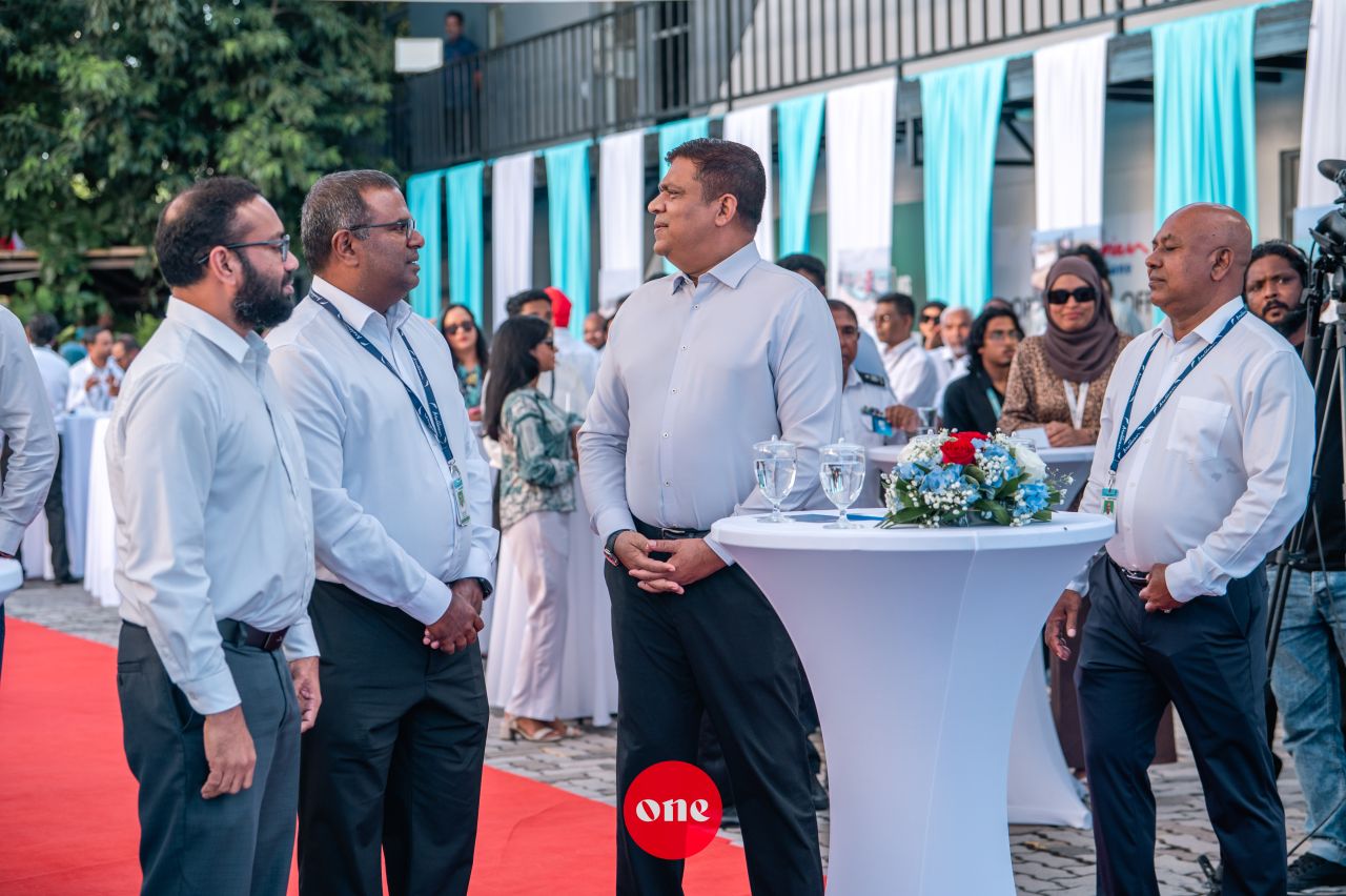 ވަން ފޮޓޯ: މޯލްޑިވިއަންގެ އާ ސީޕްލޭން ޓާމިނަލް ވީއައިއޭގައި ހުޅުވުމަށް ބޭއްވި ރަސްމިއްޔާތުގެ ތެރެއިން