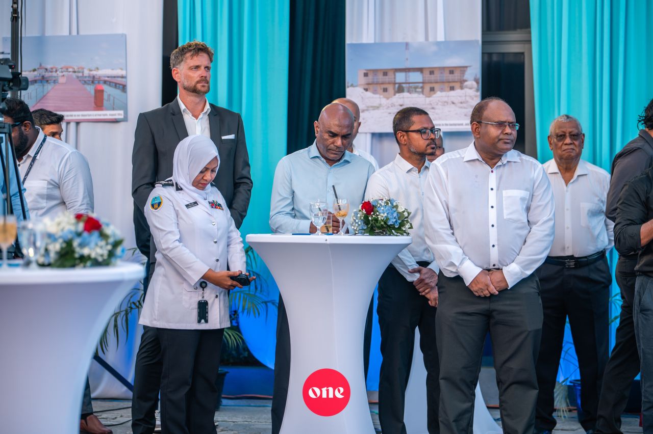 ވަން ފޮޓޯ: މޯލްޑިވިއަންގެ އާ ސީޕްލޭން ޓާމިނަލް ވީއައިއޭގައި ހުޅުވުމަށް ބޭއްވި ރަސްމިއްޔާތުގެ ތެރެއިން