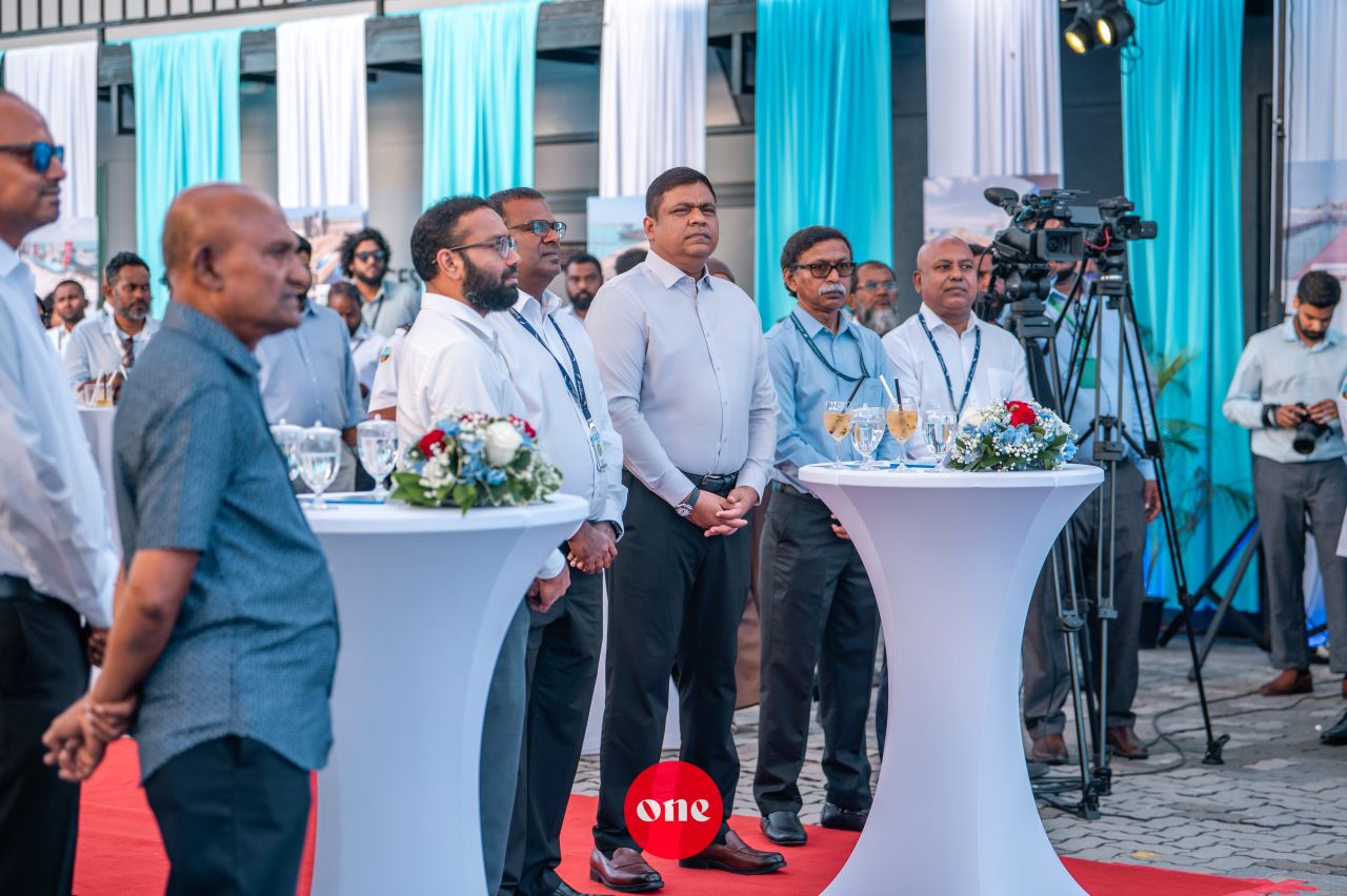 ވަން ފޮޓޯ: މޯލްޑިވިއަންގެ އާ ސީޕްލޭން ޓާމިނަލް ވީއައިއޭގައި ހުޅުވުމަށް ބޭއްވި ރަސްމިއްޔާތުގެ ތެރެއިން