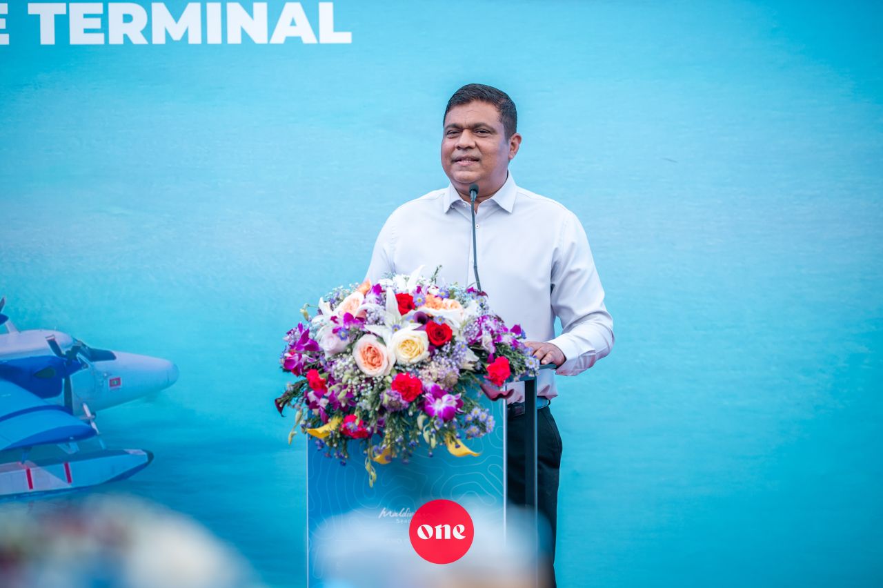 ވަން ފޮޓޯ: މޯލްޑިވިއަންގެ އާ ސީޕްލޭން ޓާމިނަލް ވީއައިއޭގައި ހުޅުވުމަށް ބޭއްވި ރަސްމިއްޔާތުގެ ތެރެއިން