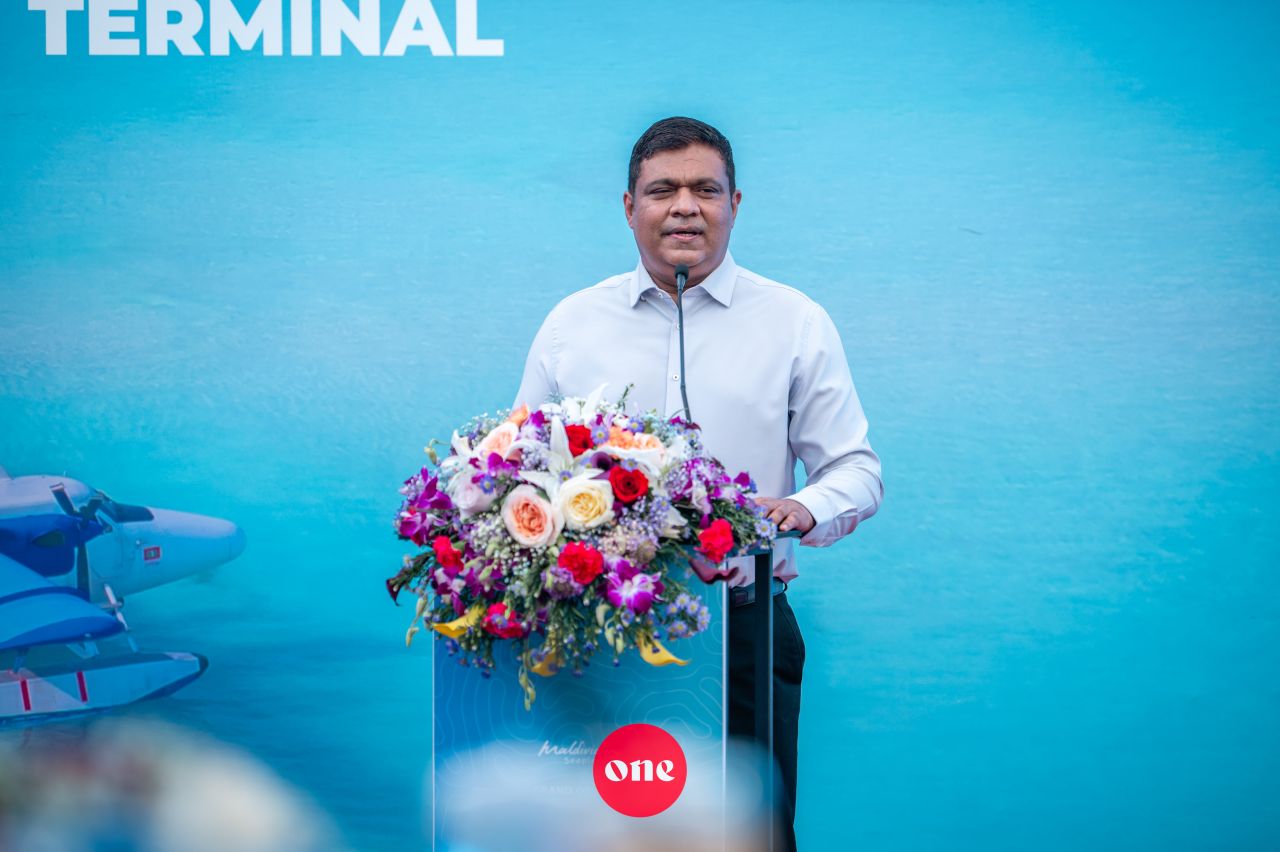 ވަން ފޮޓޯ: މޯލްޑިވިއަންގެ އާ ސީޕްލޭން ޓާމިނަލް ވީއައިއޭގައި ހުޅުވުމަށް ބޭއްވި ރަސްމިއްޔާތުގެ ތެރެއިން