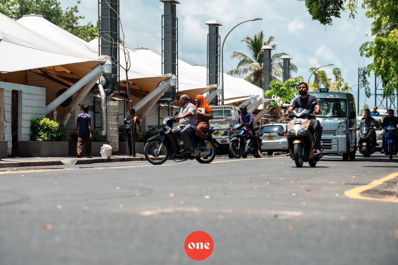 ވަން ފޮޓޯ: އަމީނީ މަގުގެ މަރާމާތު ކުރި ސަރަޙައްދު އާންމު ދަތުރުފަތުރަށް ހުޅުވާލުން 