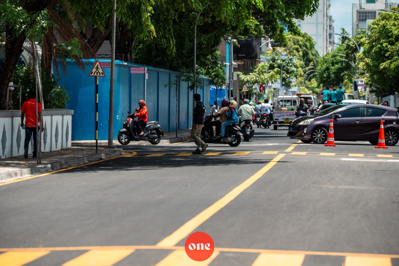 ވަން ފޮޓޯ: އަމީނީ މަގުގެ މަރާމާތު ކުރި ސަރަޙައްދު އާންމު ދަތުރުފަތުރަށް ހުޅުވާލުން 