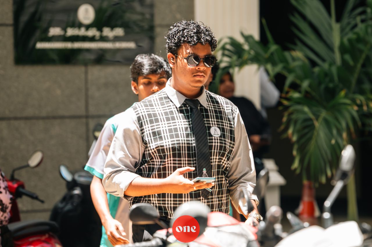 ވަން ފޮޓޯ: މިއަހަރުގެ އޭލެވެލް އިމްތިހާނު ފަށައިގެން ކުރިޔަށް ދަނީ