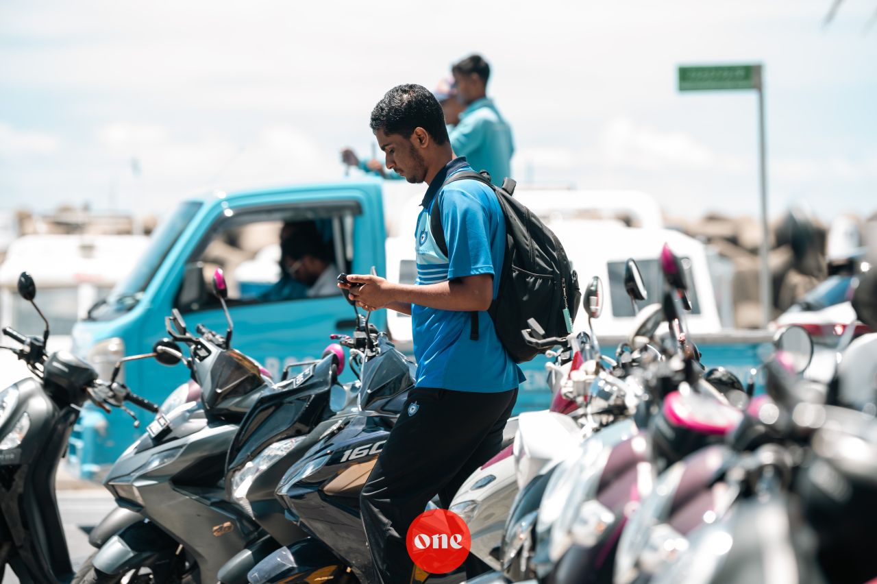 ވަން ފޮޓޯ: މިއަހަރުގެ އޭލެވެލް އިމްތިހާނު ފަށައިގެން ކުރިޔަށް ދަނީ