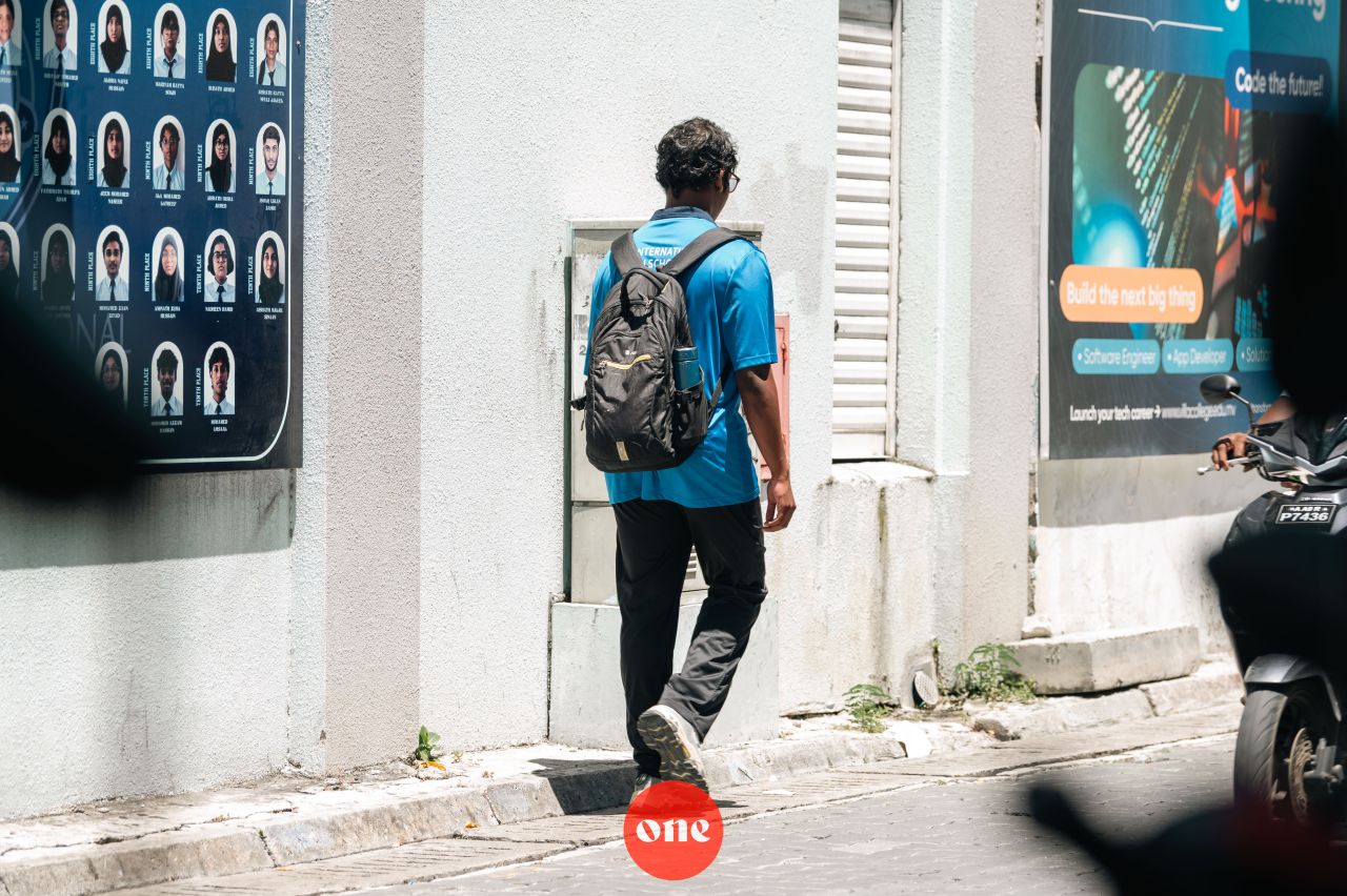 ވަން ފޮޓޯ: މިއަހަރުގެ އޭލެވެލް އިމްތިހާނު ފަށައިގެން ކުރިޔަށް ދަނީ