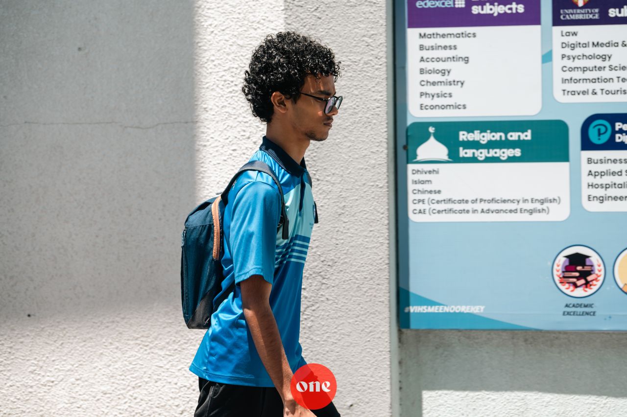 ވަން ފޮޓޯ: މިއަހަރުގެ އޭލެވެލް އިމްތިހާނު ފަށައިގެން ކުރިޔަށް ދަނީ