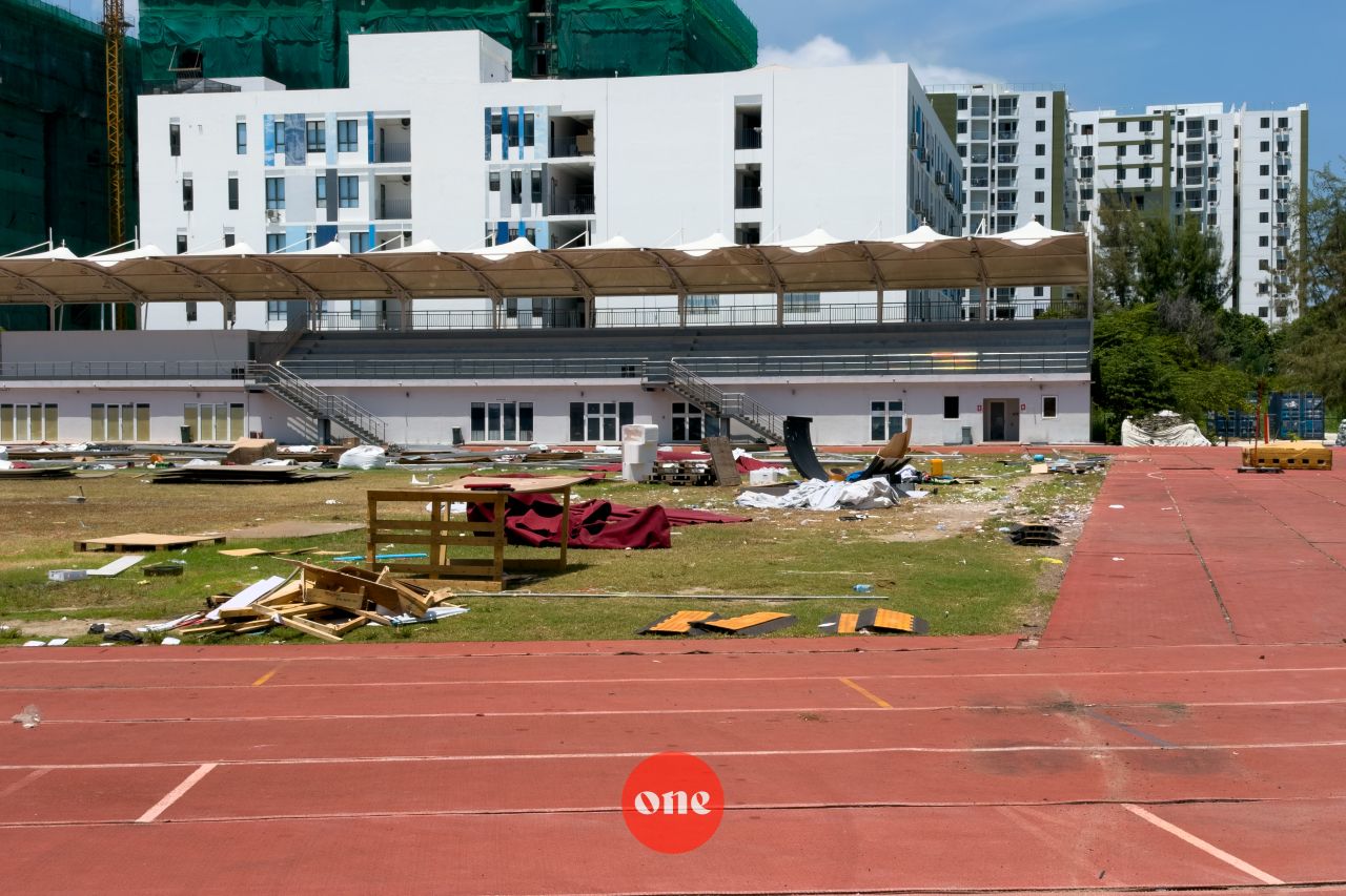 ވަން ފޮޓޯ: ހުޅުމާލެ ސިންތެޓިކް ޓްރެކް ހަލާކުވެ، ބޭނުން ނުކުރެވޭ ވަރުވެފައި