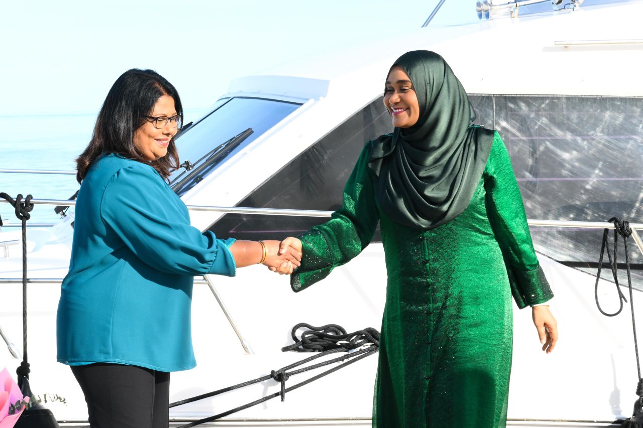 ފޮޓޯ: މެޑަމް ސާޖިދާ ކާށިދުއަށް ވަޑައިގަތުން