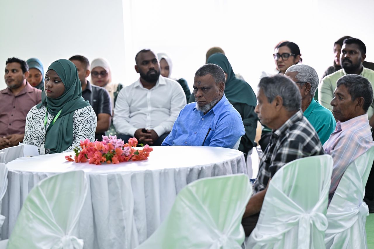 ފޮޓޯ: މެޑަމް ސާޖިދާ 