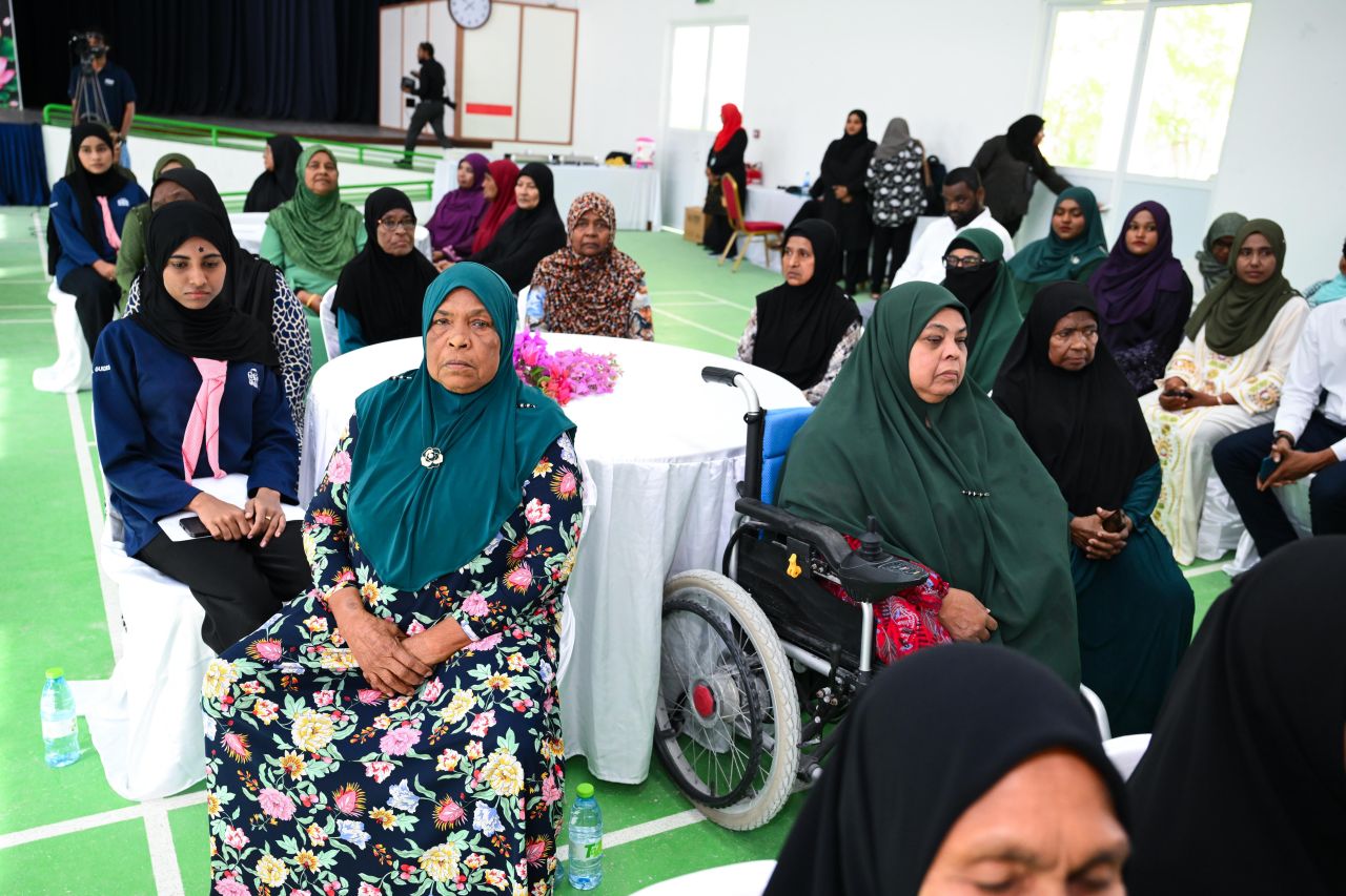 ފޮޓޯ: މެޑަމް ސާޖިދާ 