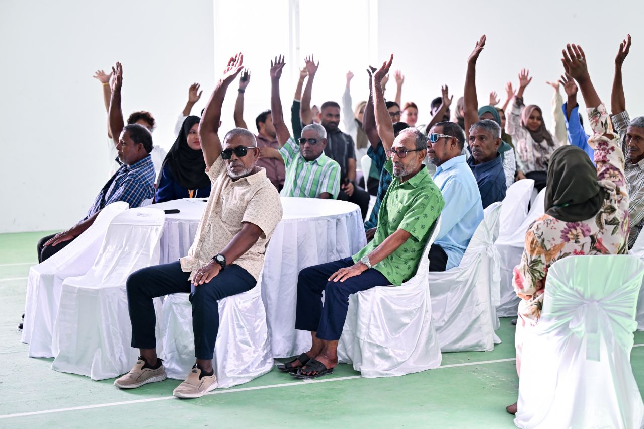 ފޮޓޯ: މެޑަމް ސާޖިދާ 