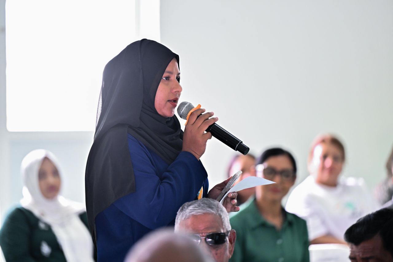 ފޮޓޯ: މެޑަމް ސާޖިދާ 