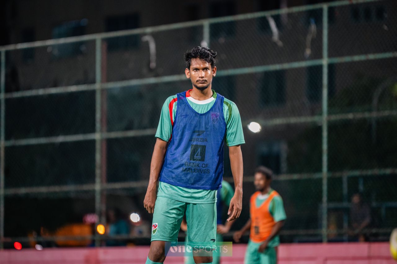 ވަން ފޮޓޯ: ޗައިނާ އިންޓަނޭޝަނަލް މުބާރާތަށް ގައުމީ ފުޓްސަލް ޓީމުން ކުރިއަށް ގެންދާ ފަރިތަކުރުންތައް 