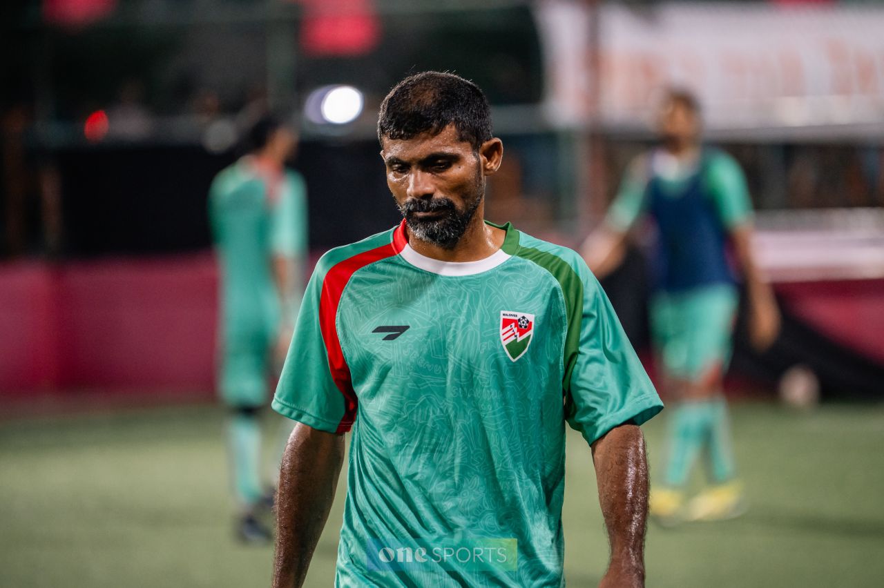 ވަން ފޮޓޯ: ޗައިނާ އިންޓަނޭޝަނަލް މުބާރާތަށް ގައުމީ ފުޓްސަލް ޓީމުން ކުރިއަށް ގެންދާ ފަރިތަކުރުންތައް 