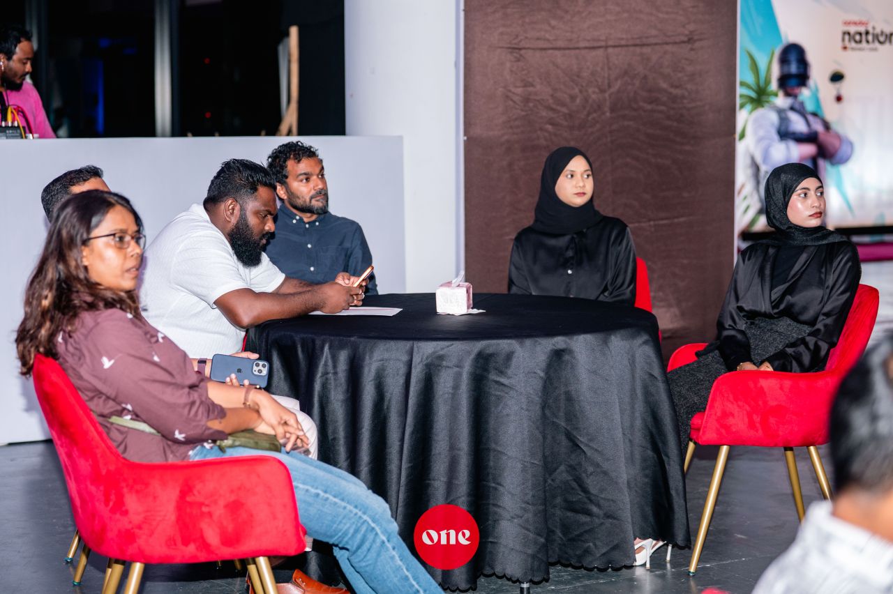 ވަން ފޮޓޯ: އުރީދޫ ނޭޝަން އެޓޯލް ލީގު ނިންމުމުގެ ރަސްމިއްޔާތު
