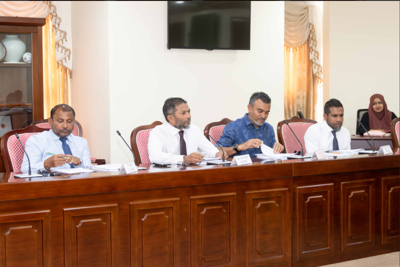 Accident thah hallu nuvaa massalaigai fuluhun Commitee ah