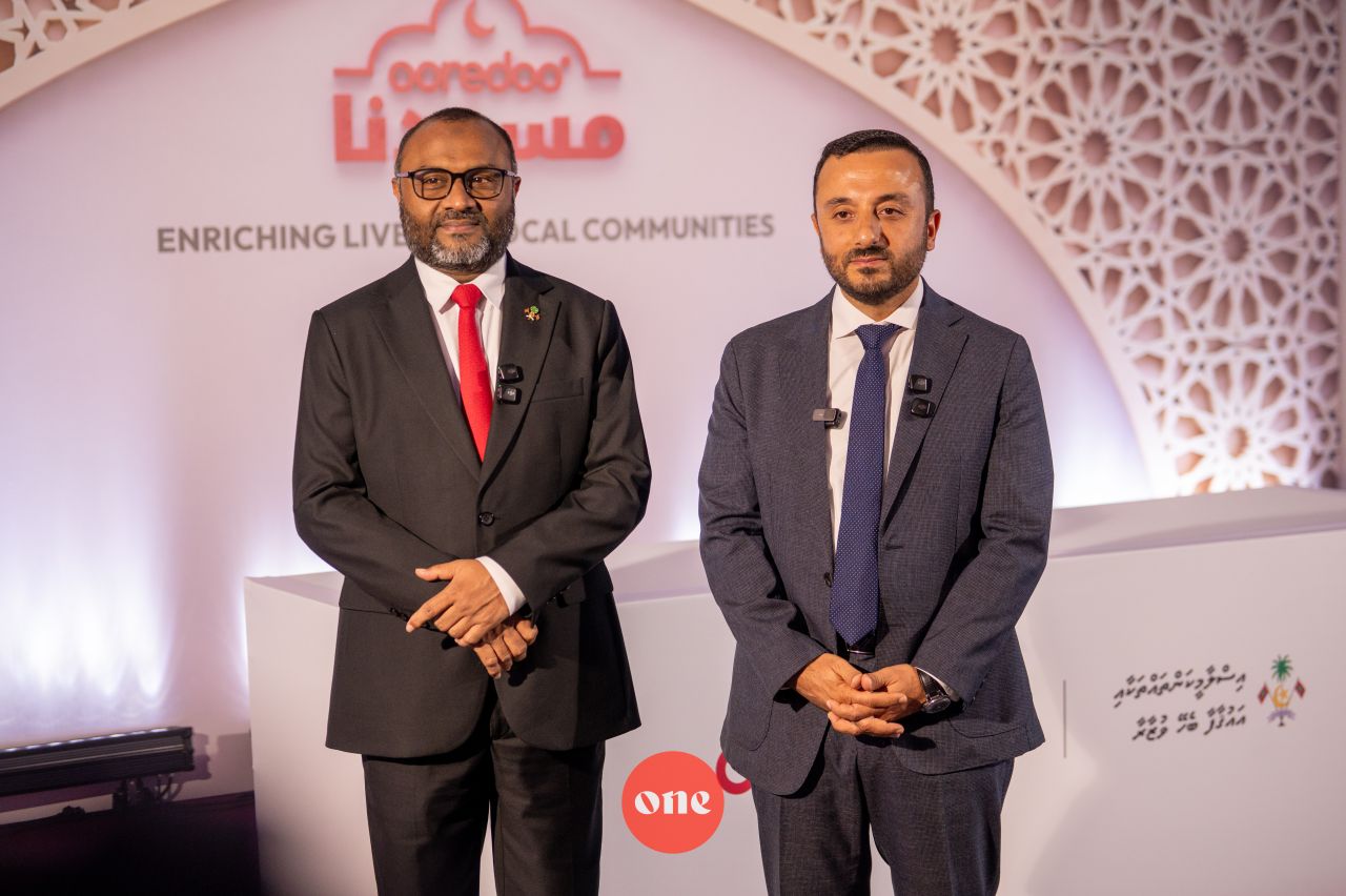 ވަން ފޮޓޯ: މިސްކިތްތައް މަރާމާތު ކުރަން 