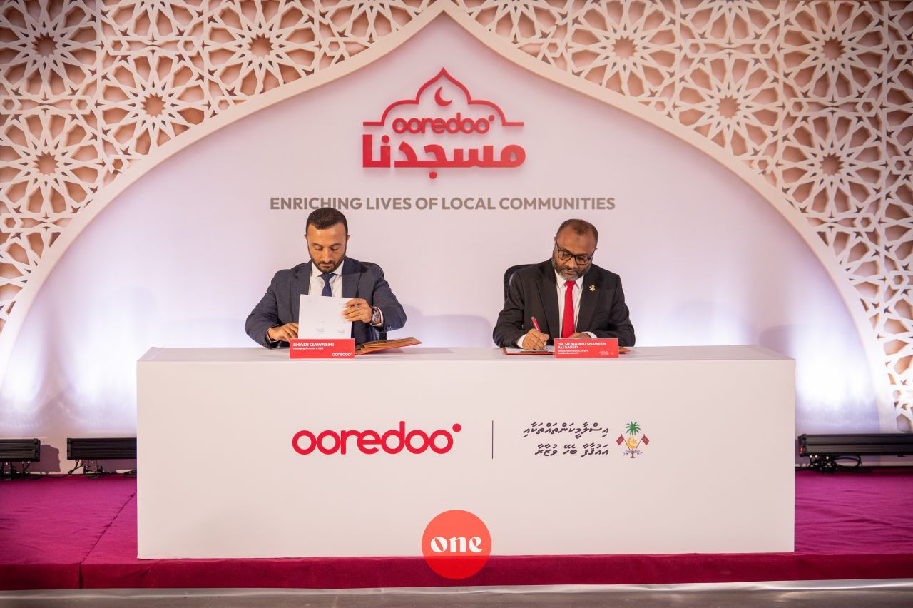 ވަން ފޮޓޯ: މިސްކިތްތައް މަރާމާތު ކުރަން 