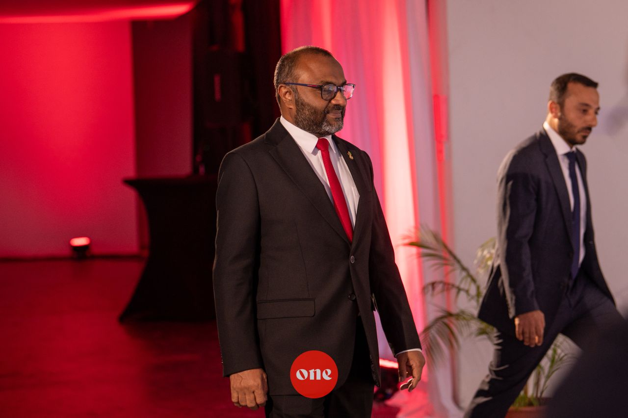 ވަން ފޮޓޯ: މިސްކިތްތައް މަރާމާތު ކުރަން 