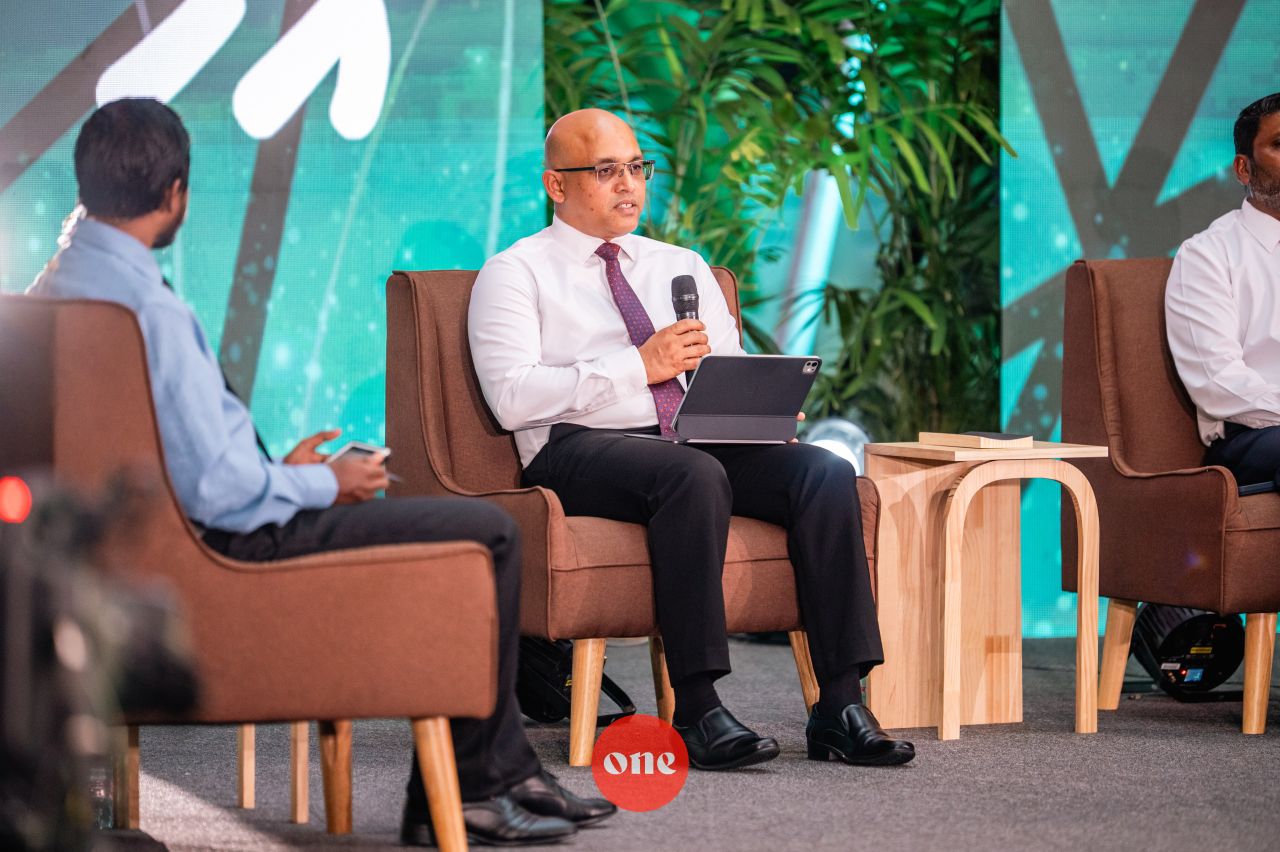 Dharani kuda kurevifai vaathee, igthisoadhee alimagu fehnan fashaifi