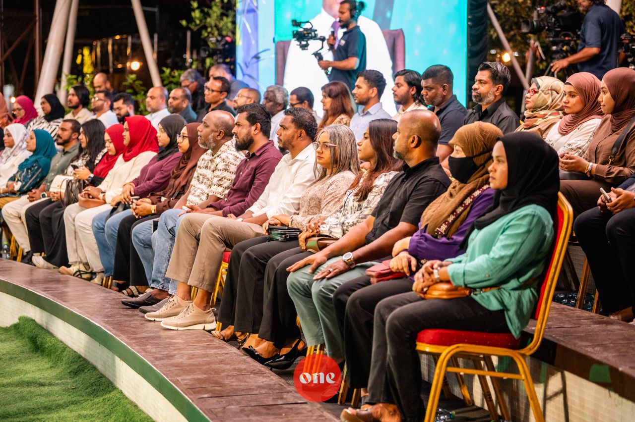 ވަން ފޮޓޯ: 